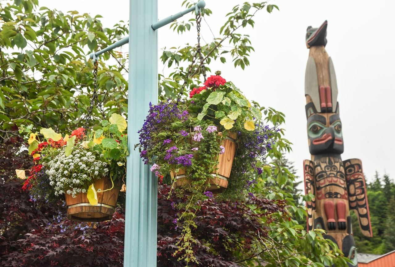 Whale Park Flower Basket and Totem